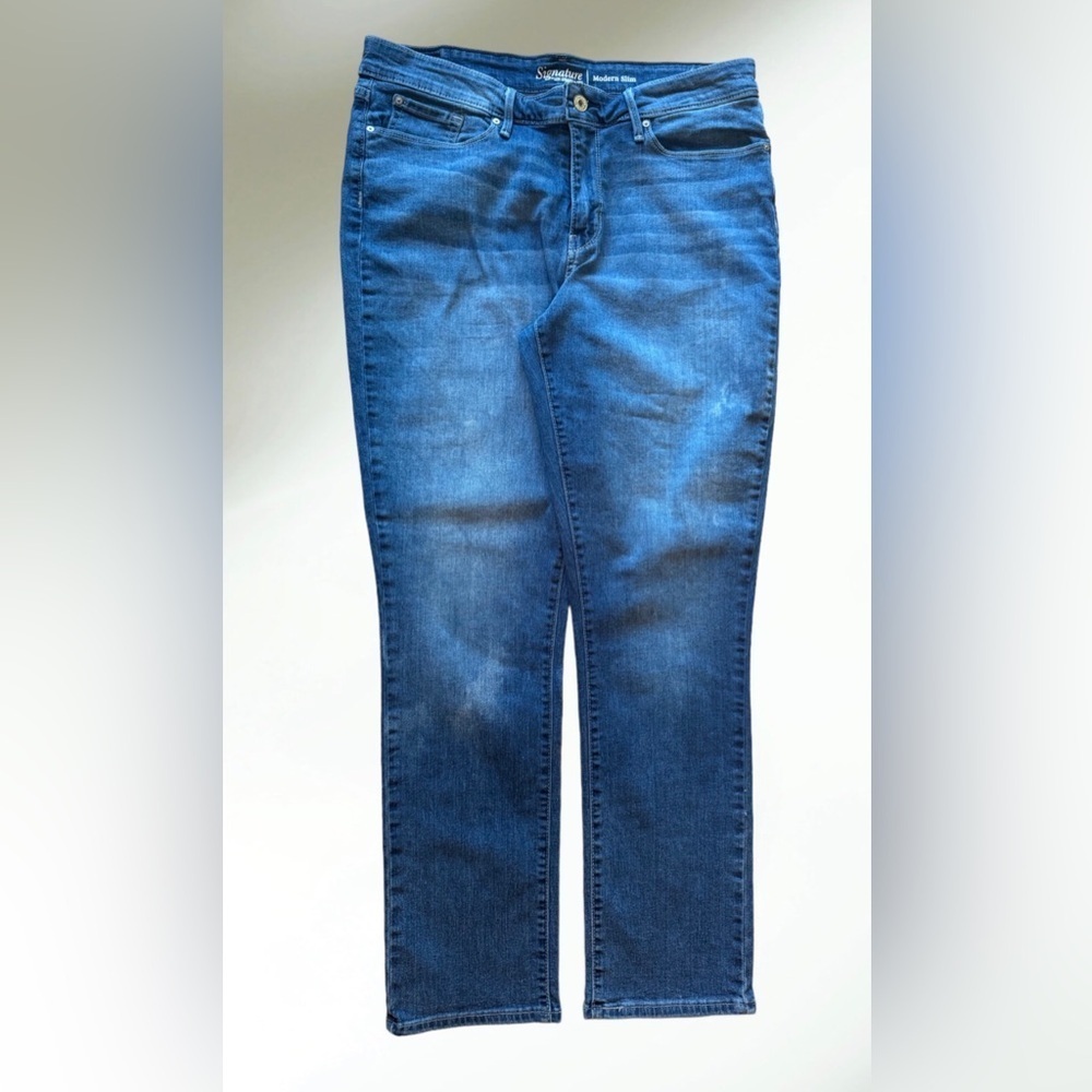 Signature by Levi Strauss & Co Women Slim Straight Jeans Size 32x32 - Picture 4 of 13